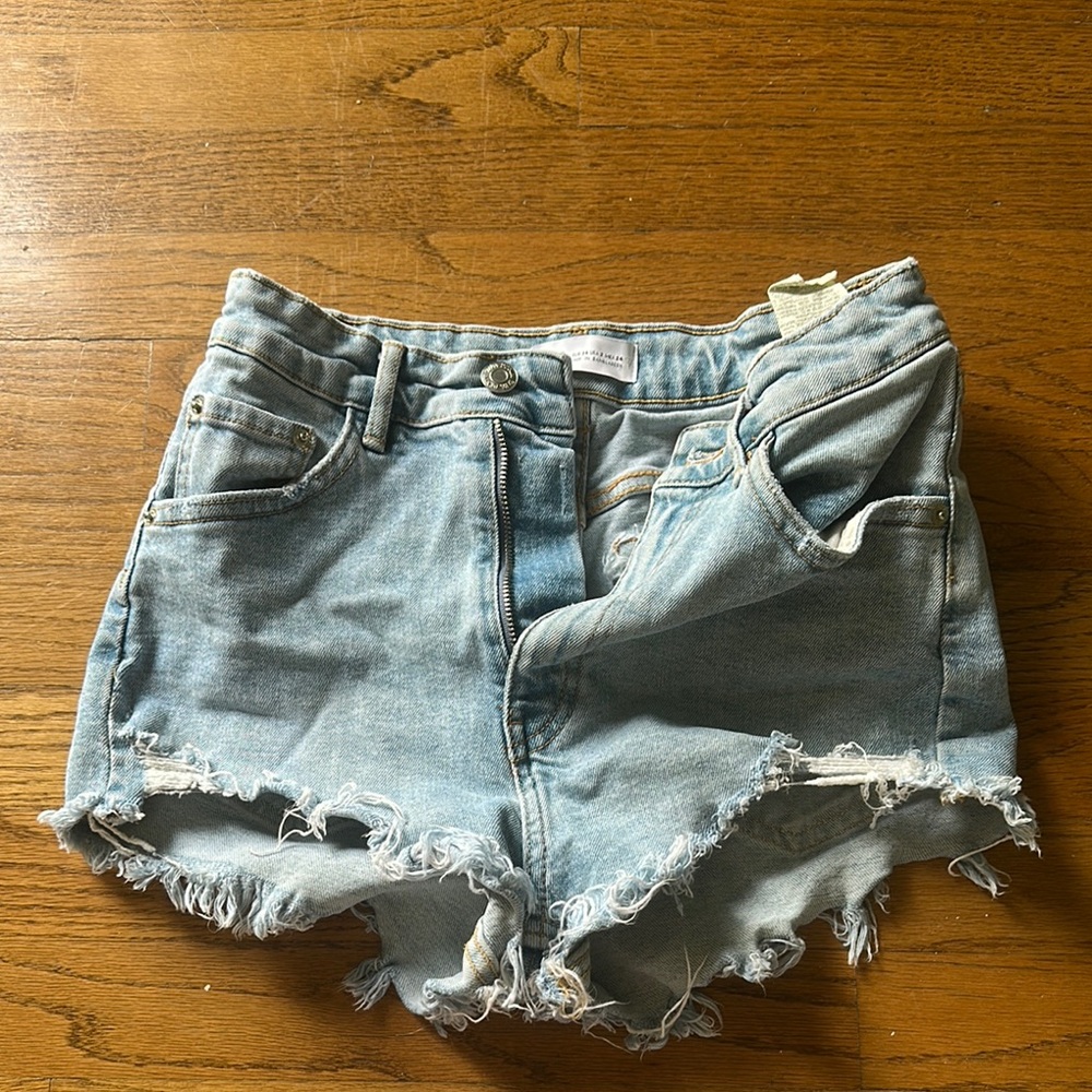 ZARA Denim Frayed Hem Women Short Shorts